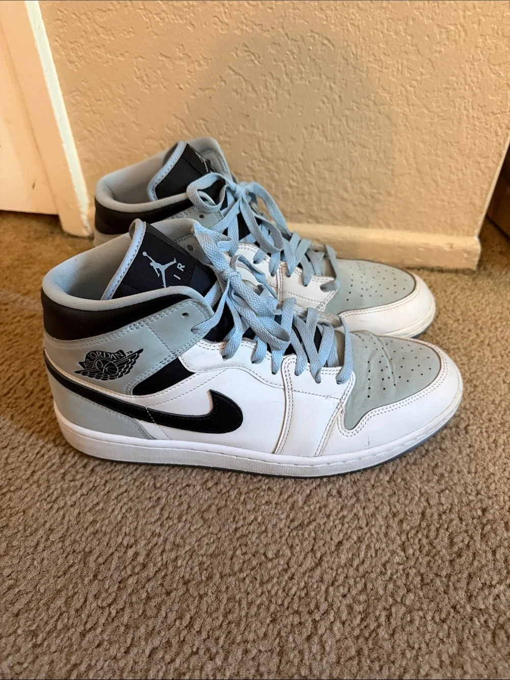 Jordan 1 Mid SE size 10.5